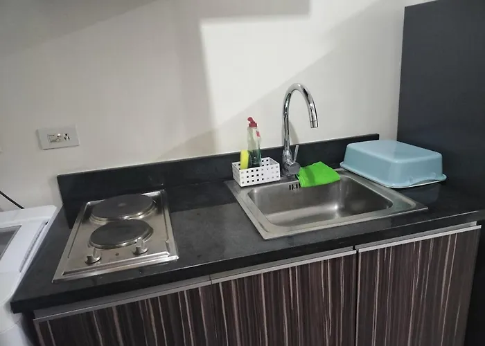 Cozy33 The Persimmon Studio, Near Airport, Sm, Ayala, Business Park, It Park 아파트호텔 4*